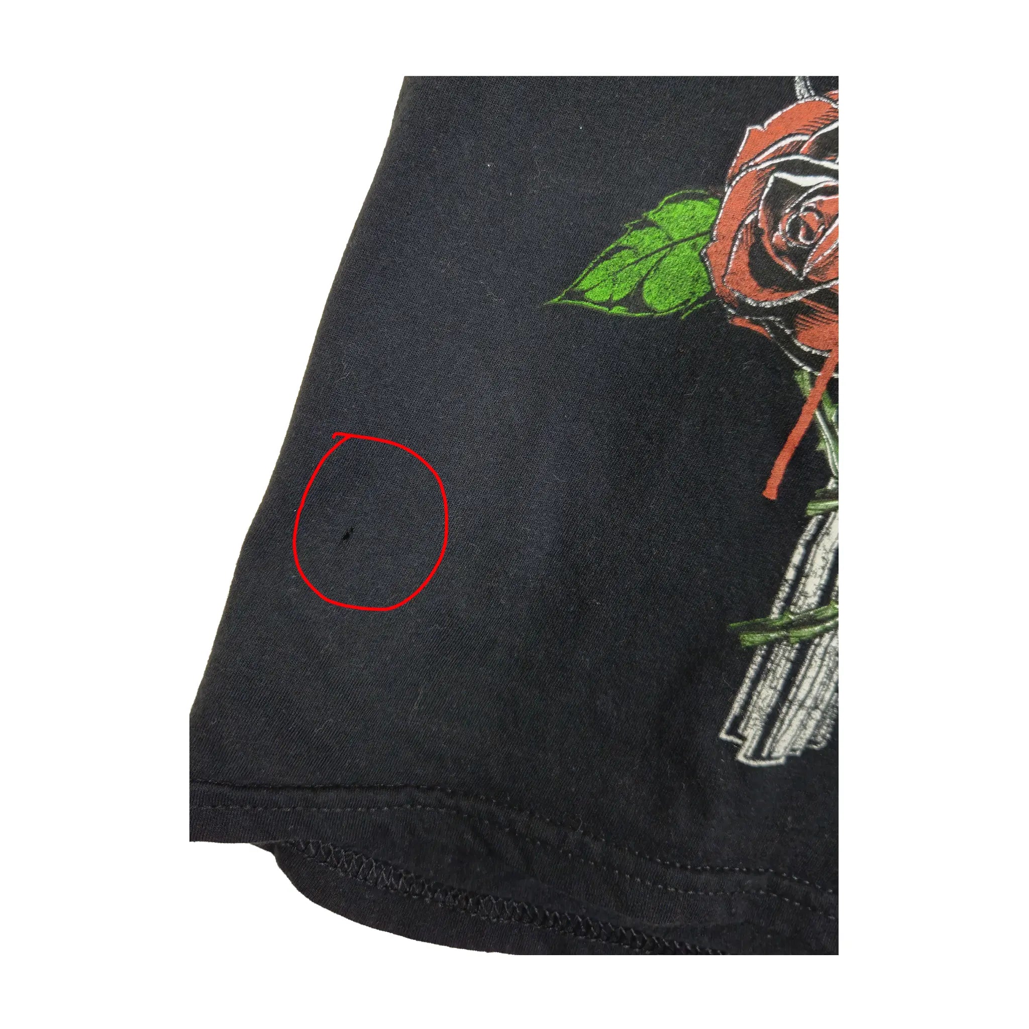 Official Guns N' Roses Skull & Roses '85 Graphic Tee